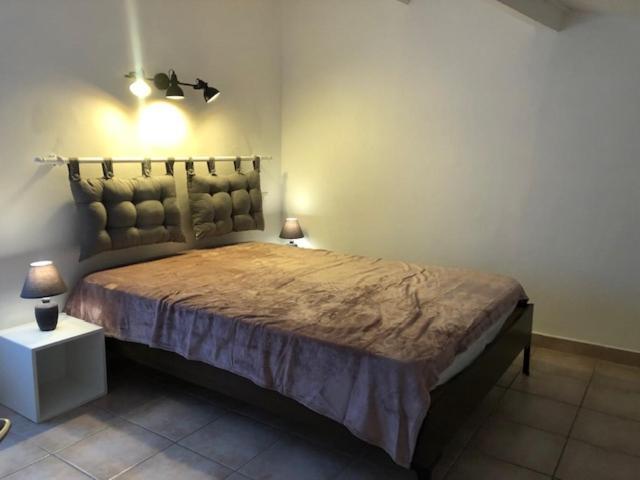 Appartement Le Petit Saint Clair à Trigance Extérieur photo